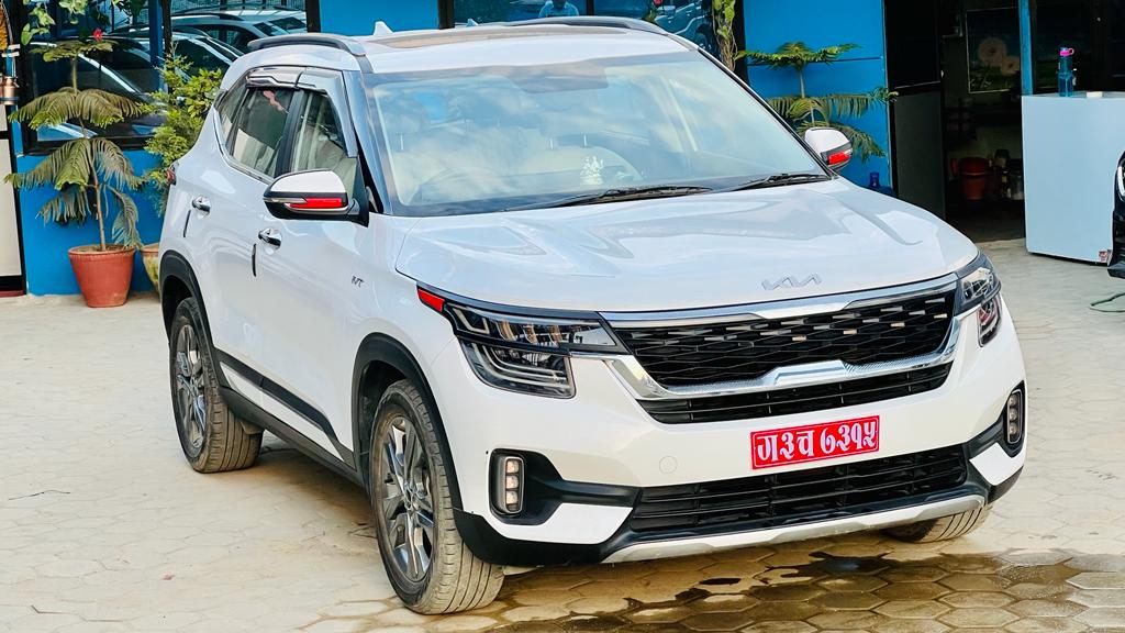 Kia Seltos HTX IVT Auto2021model Rs.5800000 buy hyundai, suzuki